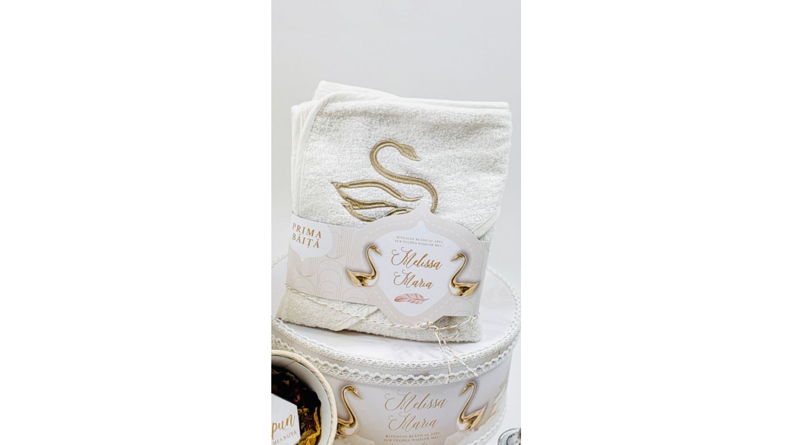 SET PRIMA BĂIȚĂ DUPĂ BOTEZ Ritualul blând al apei vegheat de nași Swan Feather 33